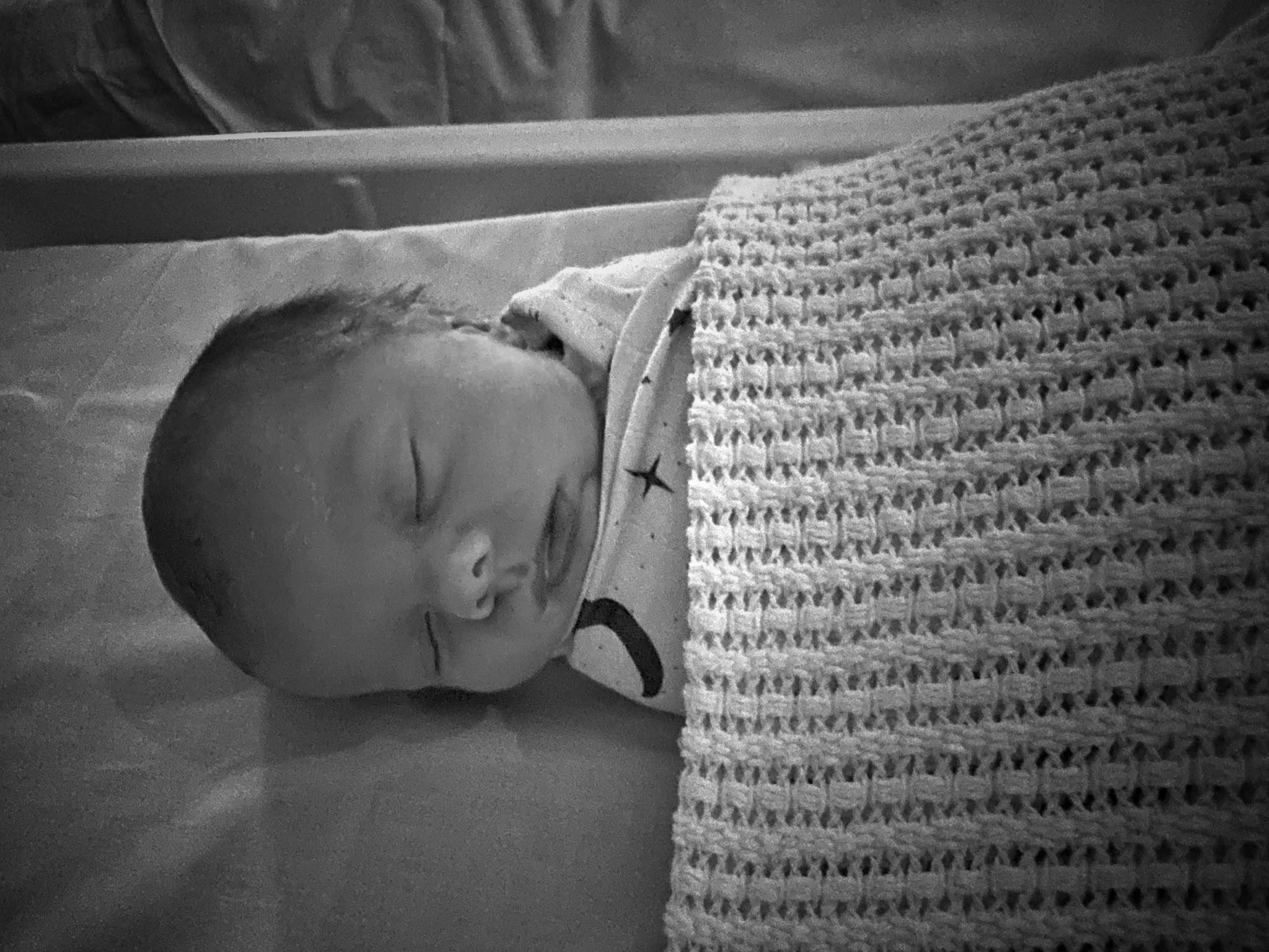 How to swaddle a baby safely: a step-by-step guide