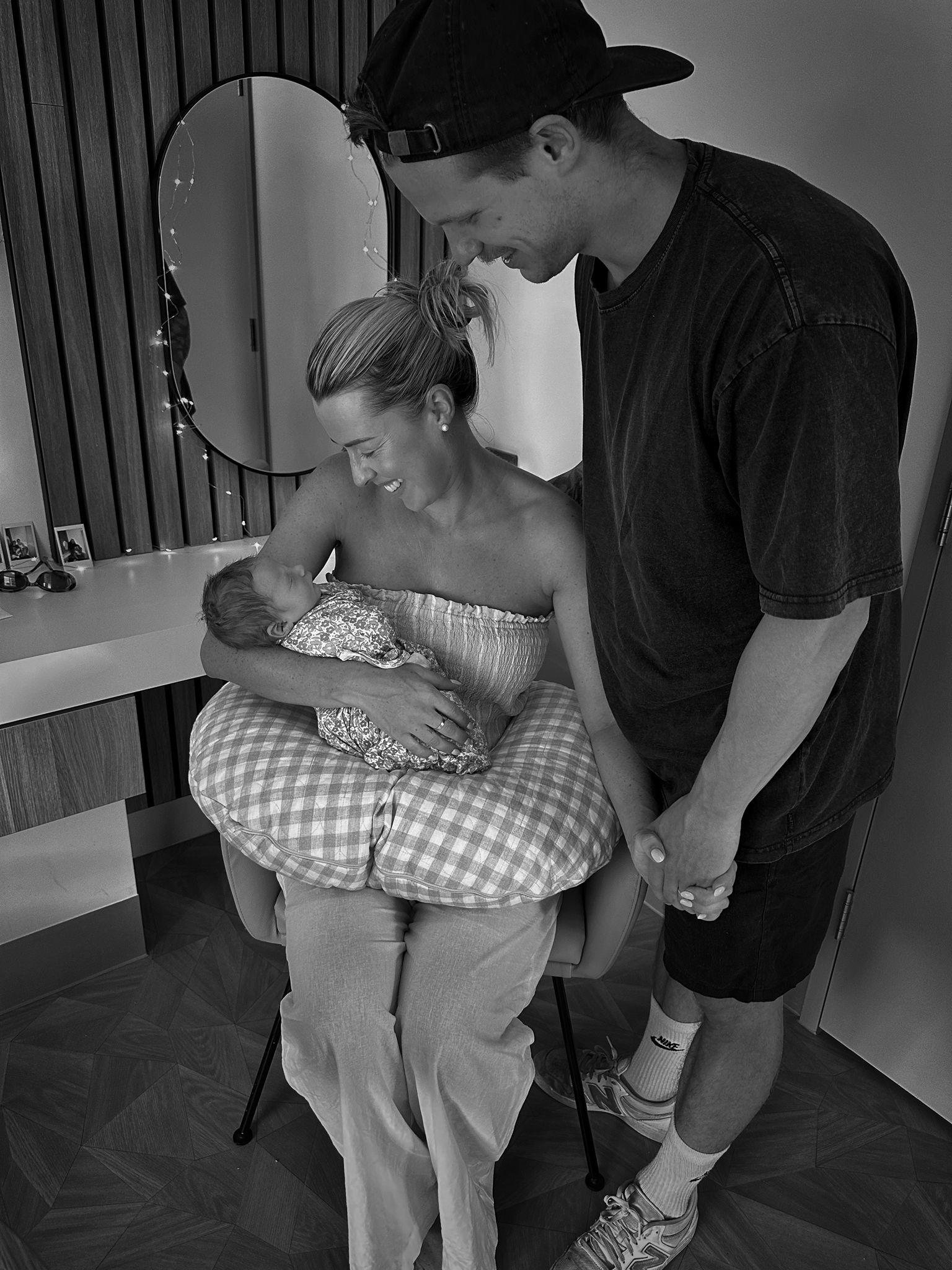 Combination feeding: how to combine breast and formula feeding successfully